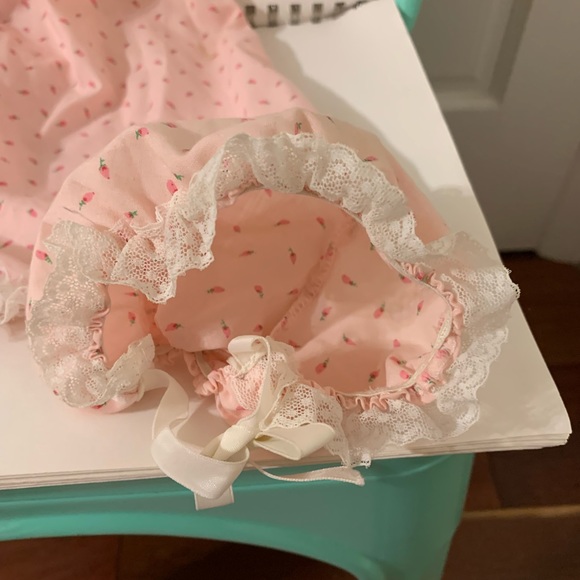 Vintage Cabbage Patch Pink Rosebud Nightgown and Bonnet - Picture 4 of 8